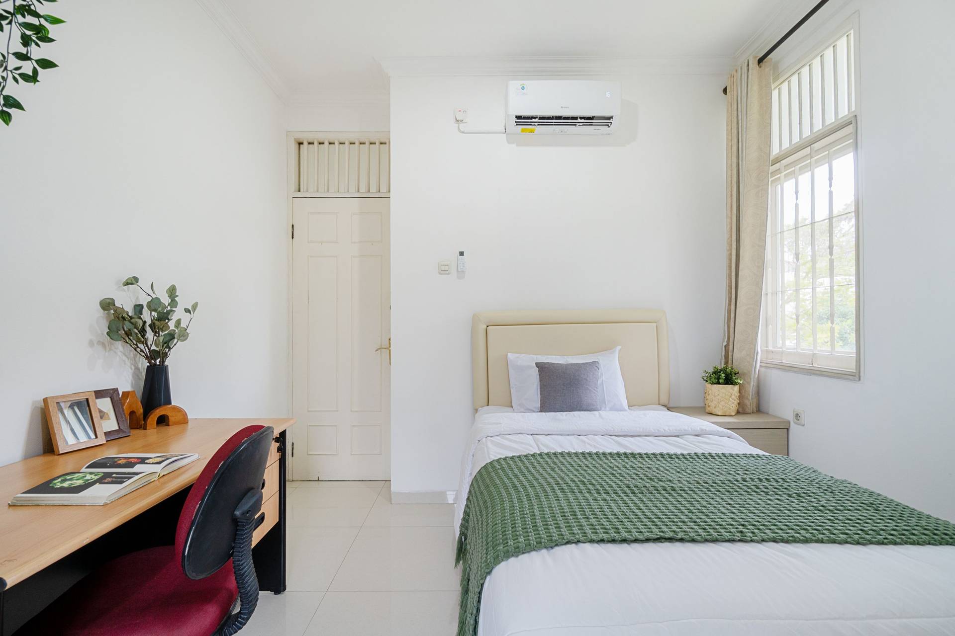 https://images.rukita.co/buildings/building/aeb689e0-f67.jpg