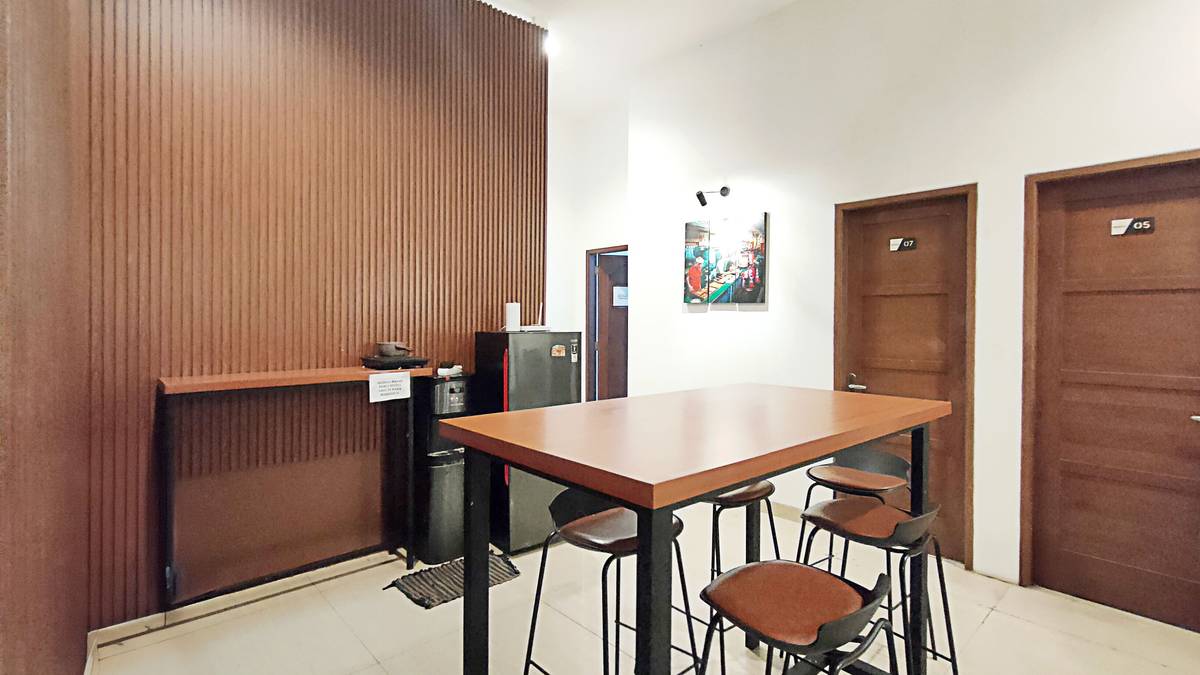 https://images.rukita.co/buildings/building/b05766e7-9be.jpg