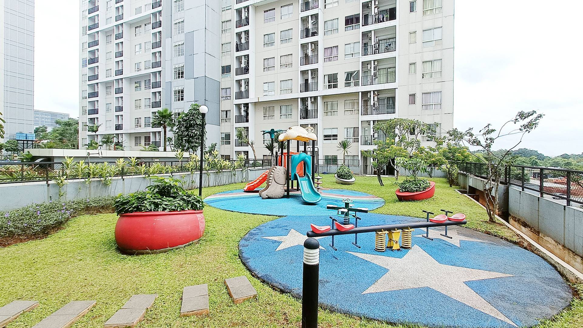 https://images.rukita.co/buildings/building/b3538da7-5f20-4e20-a753-a24848ee77fc.jpg