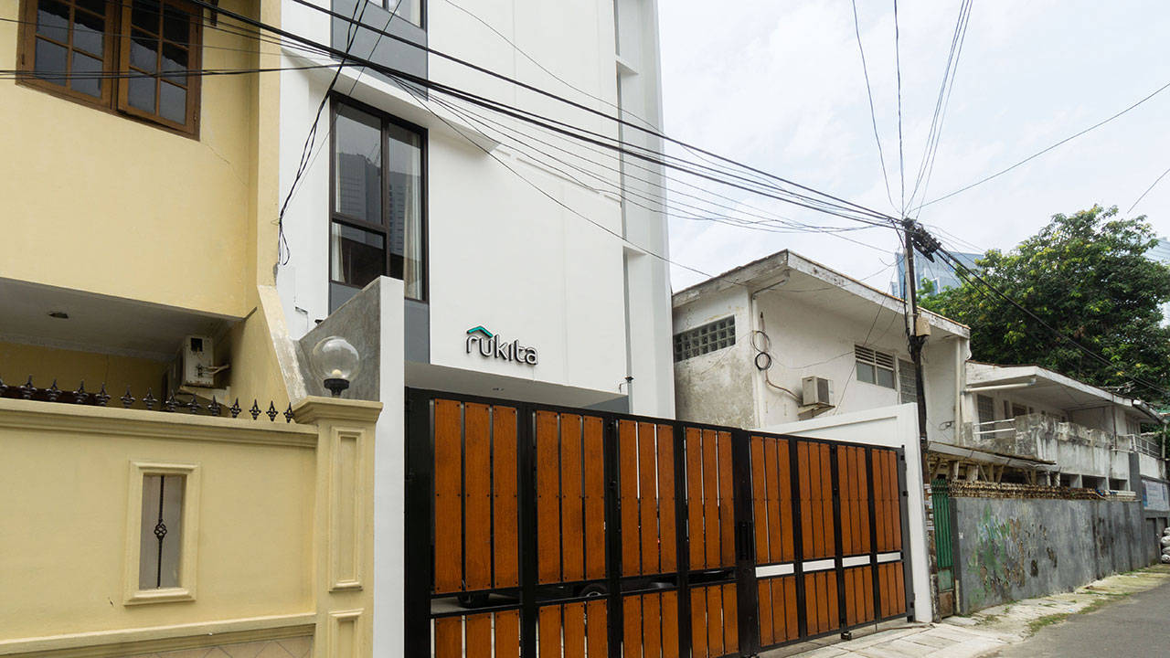 https://images.rukita.co/buildings/building/b45e1134-1c6.jpg