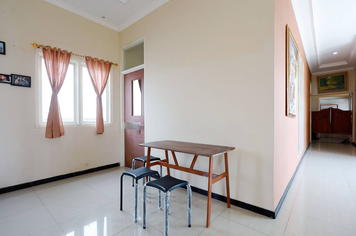 https://images.rukita.co/buildings/building/b49e31a0-073.jpg