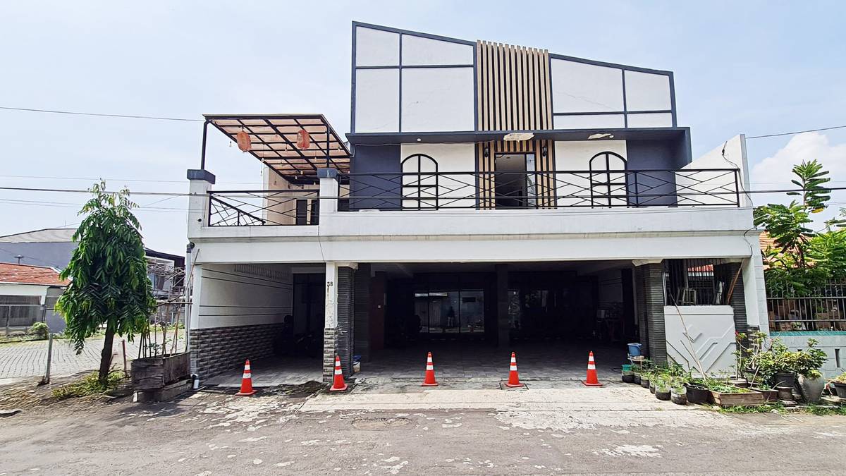 https://images.rukita.co/buildings/building/b64713d4-21d.jpg