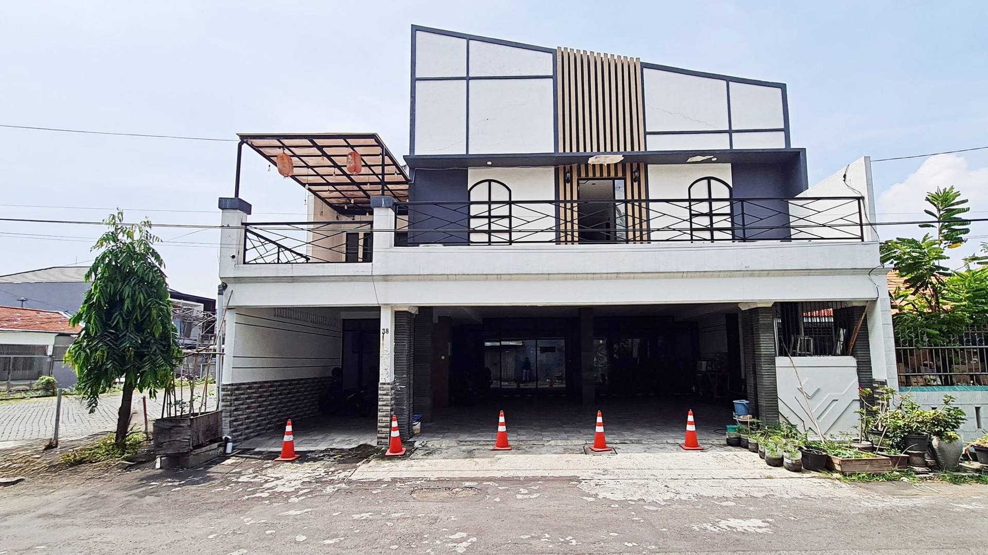 https://images.rukita.co/buildings/building/b64713d4-21d.jpg
