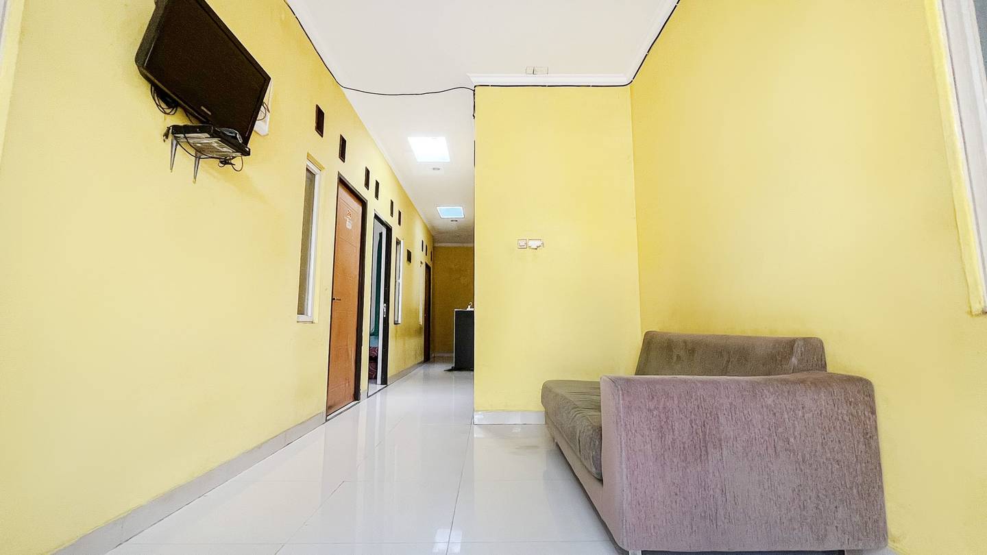 https://images.rukita.co/buildings/building/b7014cd5-d4e.jpg