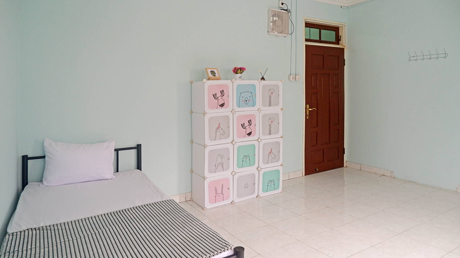 https://images.rukita.co/buildings/building/b86c5587-4d2.jpg