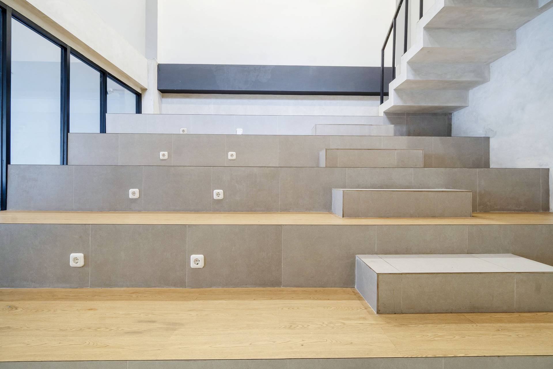 https://images.rukita.co/buildings/building/bb5a6e71-7092-4990-942b-c61f9ddff796.jpg