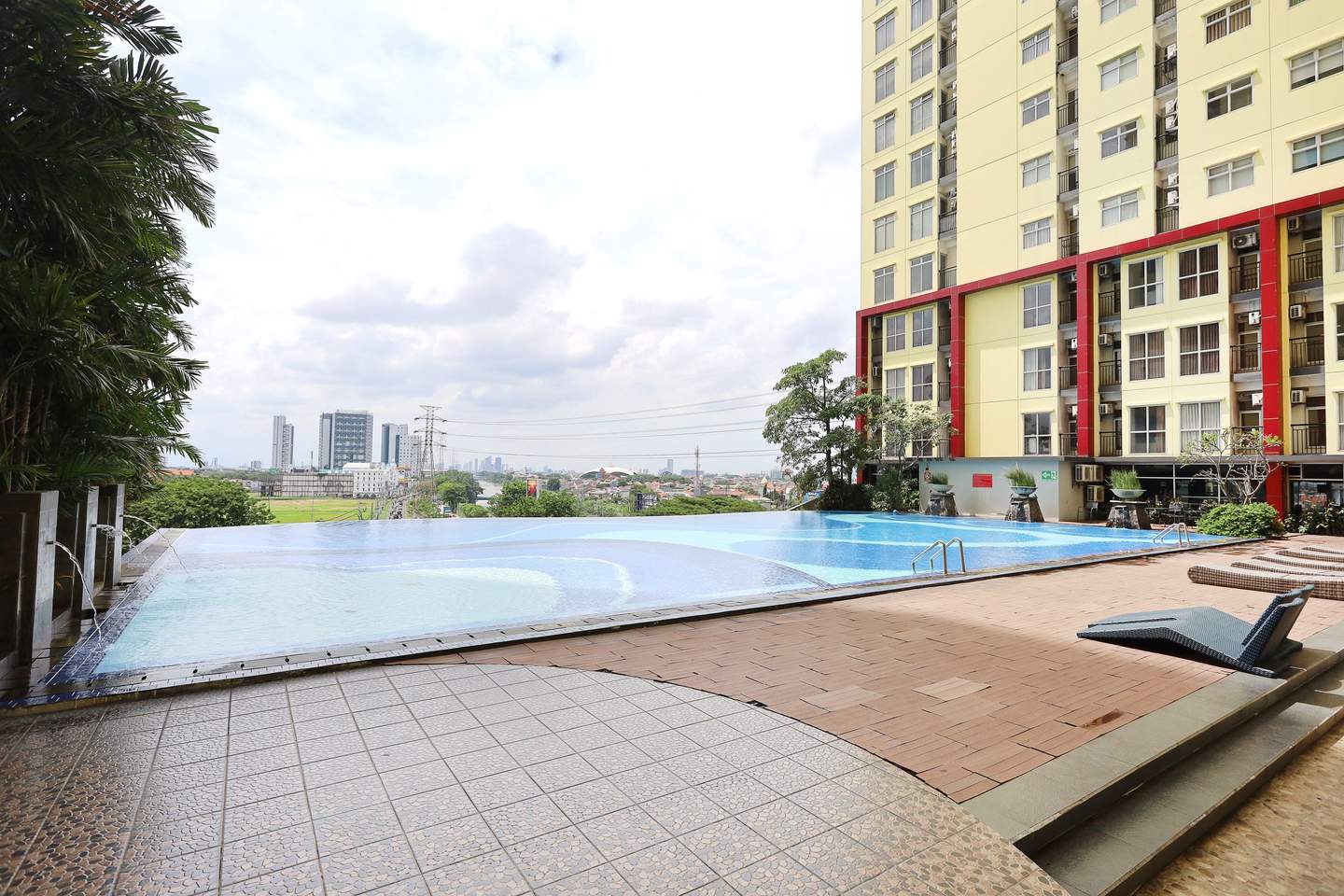 Foto Rukita Unit Apartemen Gunawangsa MERR Surabaya - 2BR City View #1