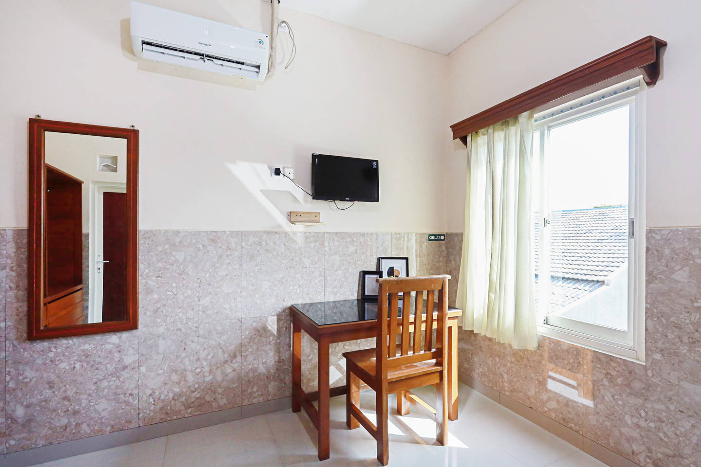 https://images.rukita.co/buildings/building/bcf4111e-623.jpg