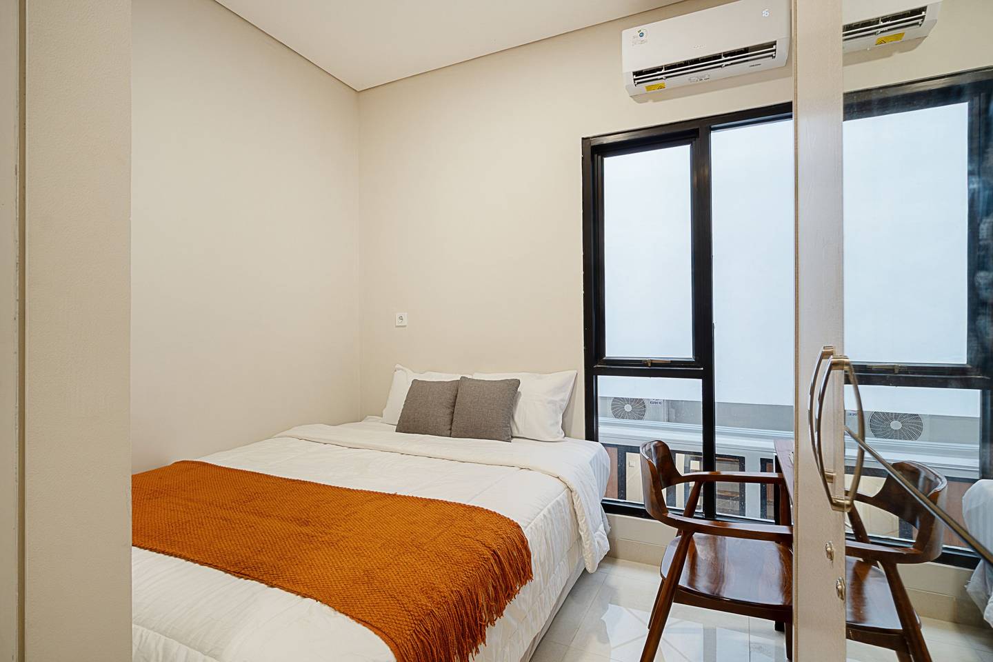https://images.rukita.co/buildings/building/bdcaa7e7-e3b.jpg