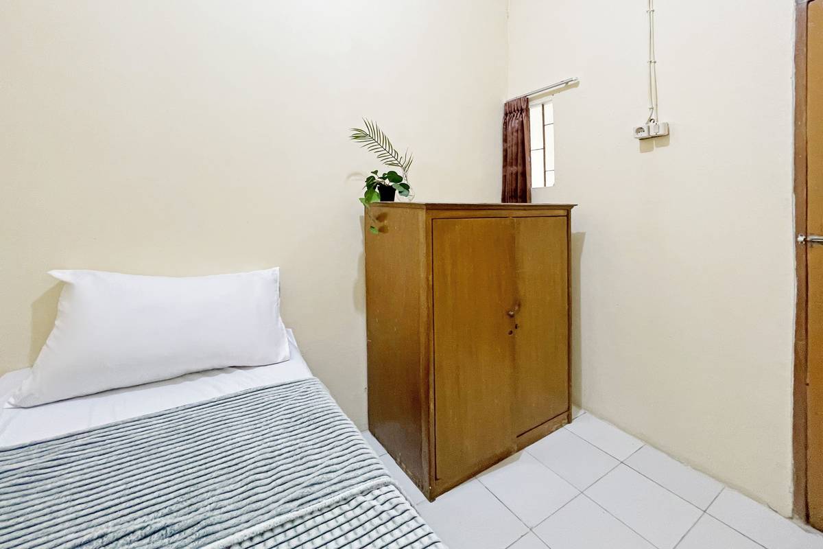 https://images.rukita.co/buildings/building/bdffd930-a32.jpg
