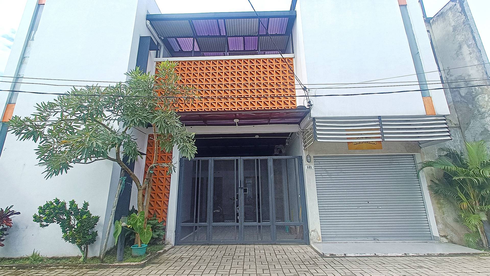 https://images.rukita.co/buildings/building/c04a33d9-2de8-4995-a039-dea809c84404.jpg