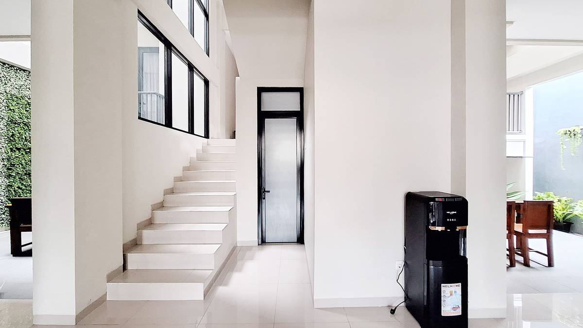 https://images.rukita.co/buildings/building/c05902f8-5c8c-4a8f-b210-9fe6204a20d5.jpg
