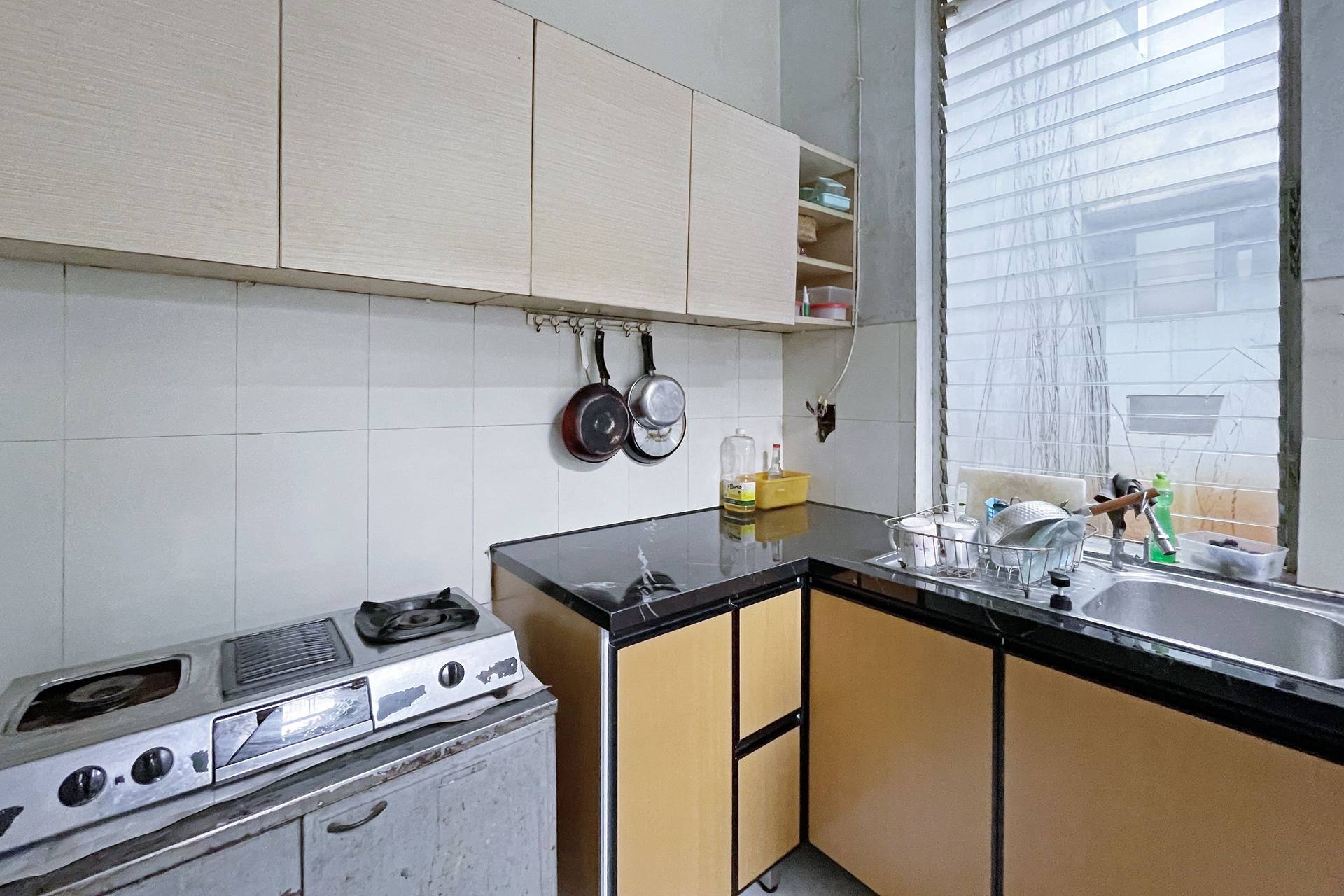https://images.rukita.co/buildings/building/c1490eaa-797.jpg