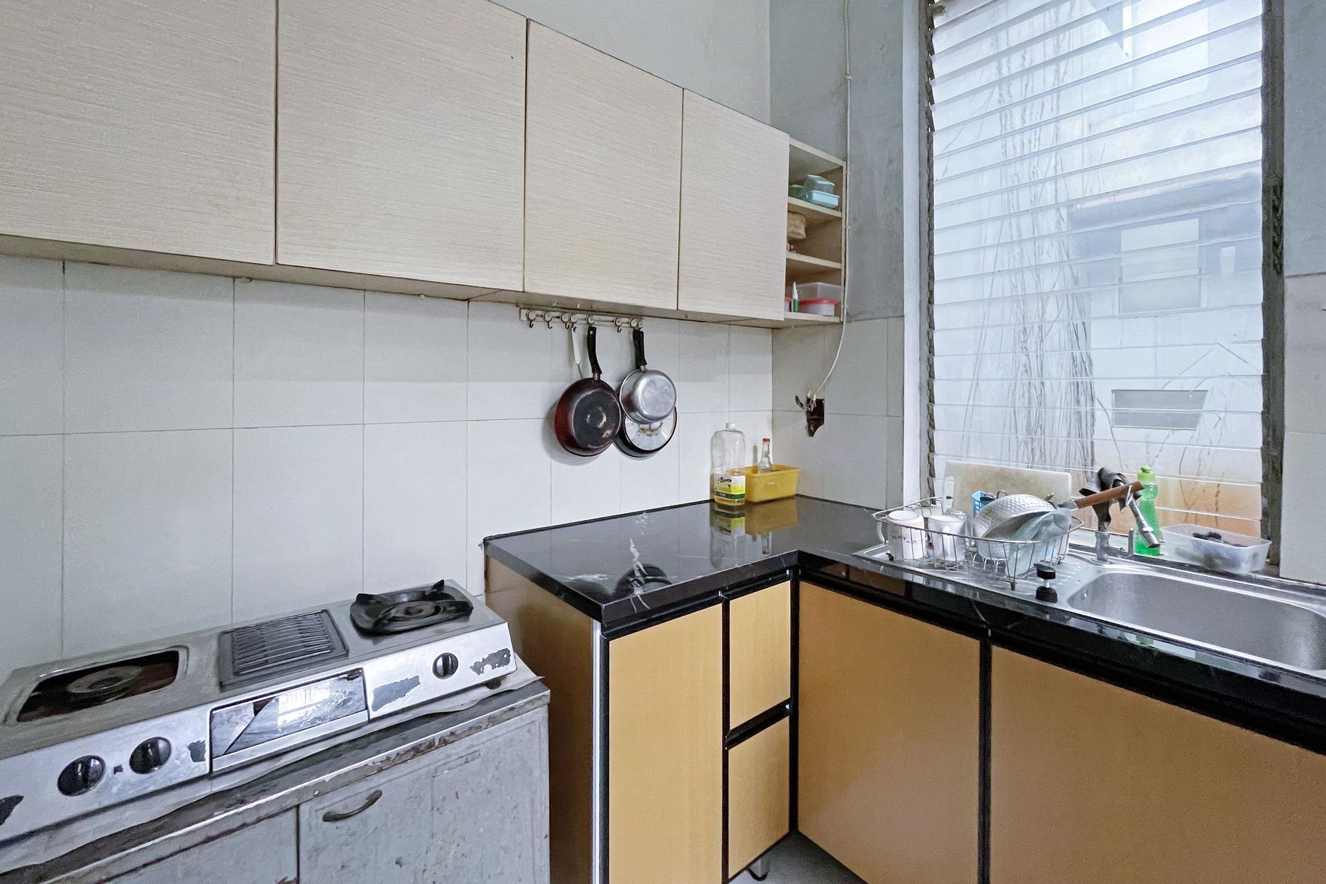 https://images.rukita.co/buildings/building/c1490eaa-797.jpg