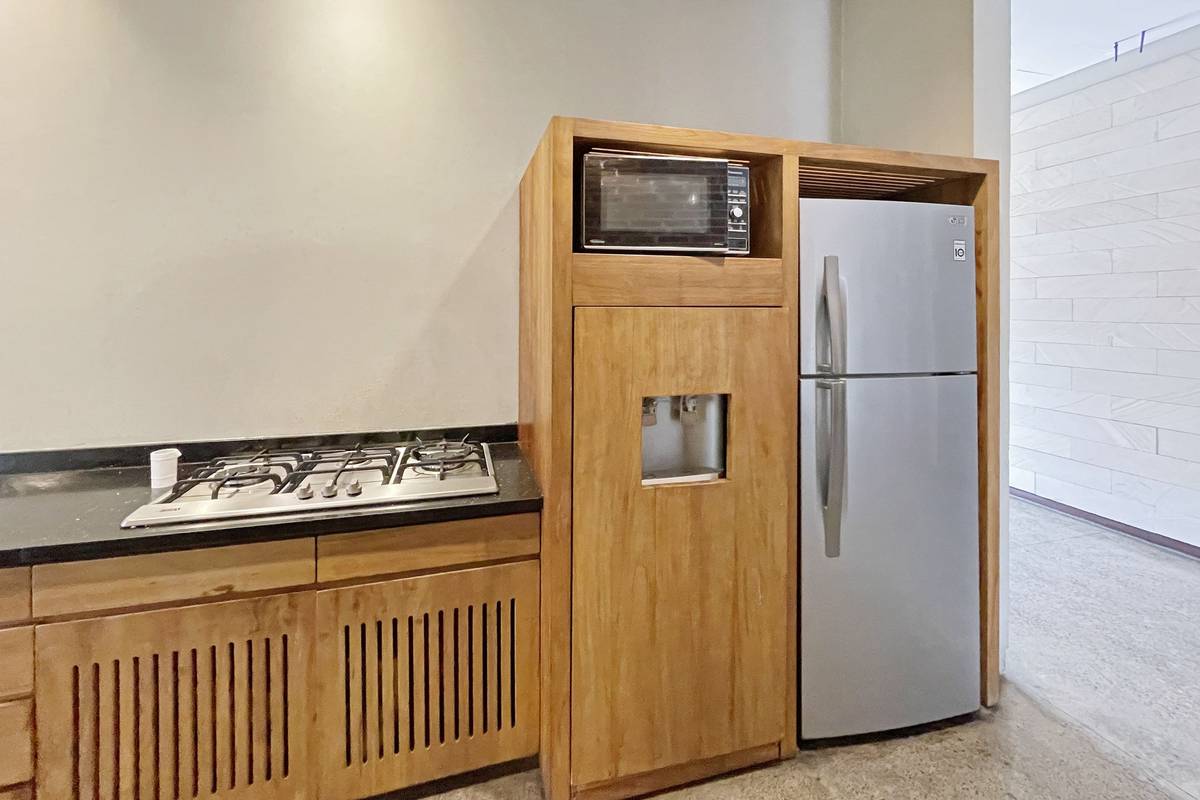 https://images.rukita.co/buildings/building/c258fb23-b51.jpg