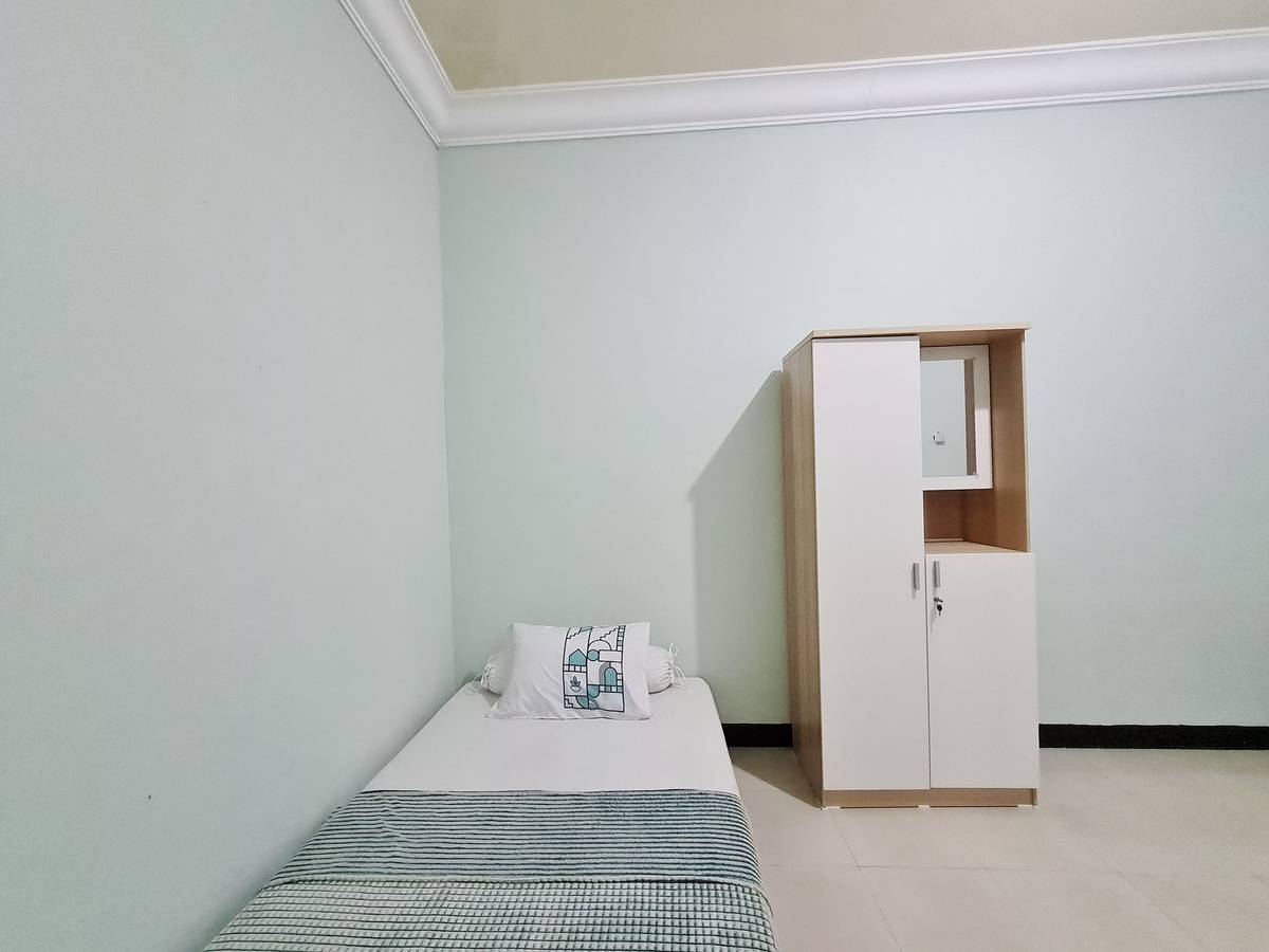 https://images.rukita.co/buildings/building/c3551e3d-c0b.jpg