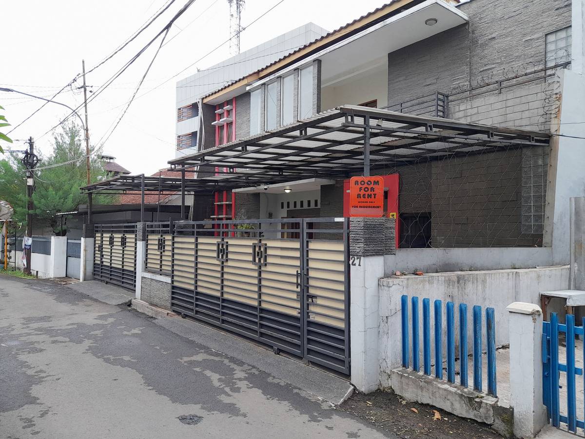 https://images.rukita.co/buildings/building/c450cb27-0b0.jpg
