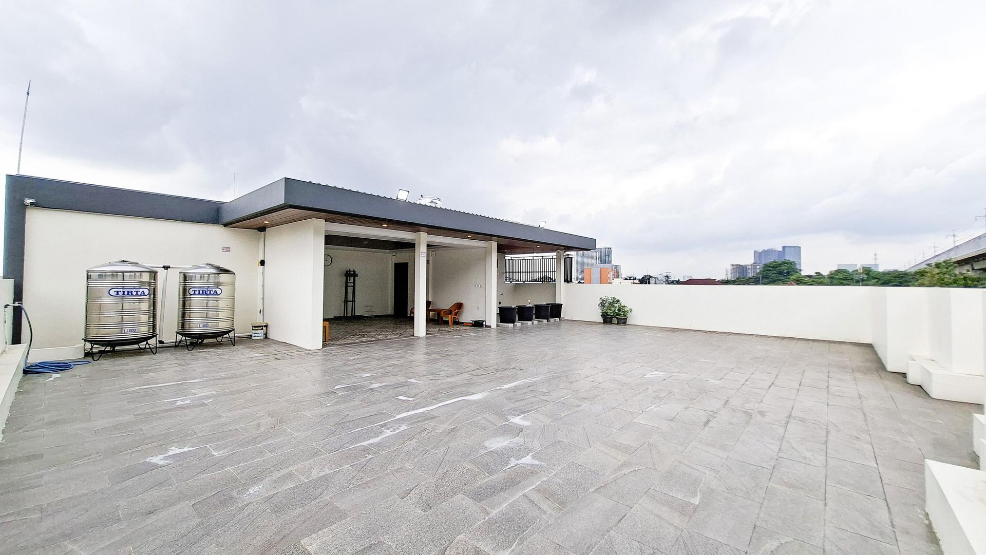 https://images.rukita.co/buildings/building/c51c1478-79a0-4c6e-8962-a4f910036a07.jpg