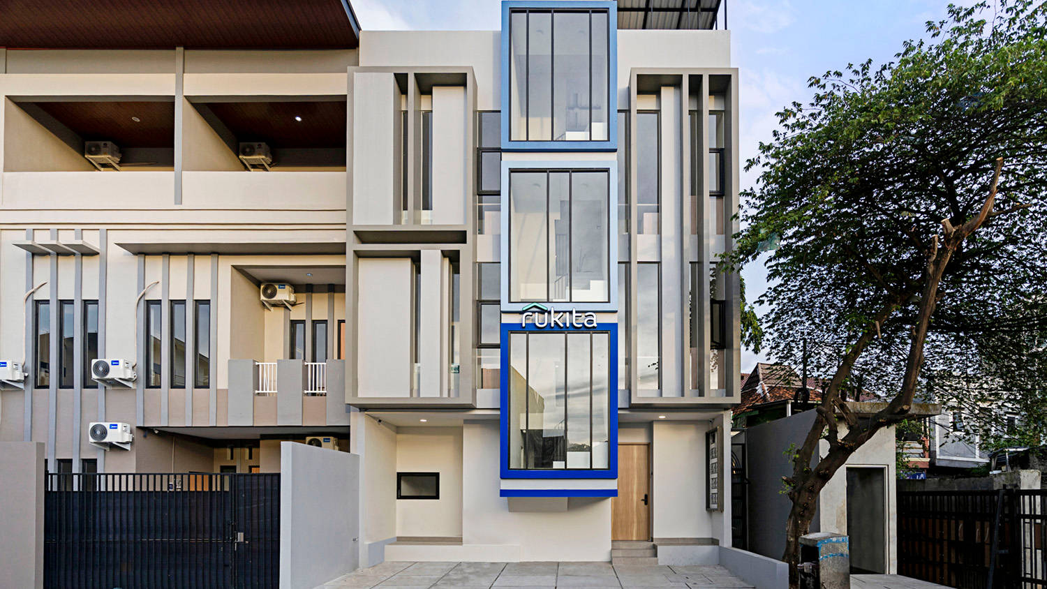 https://images.rukita.co/buildings/building/c534791c-735.jpg