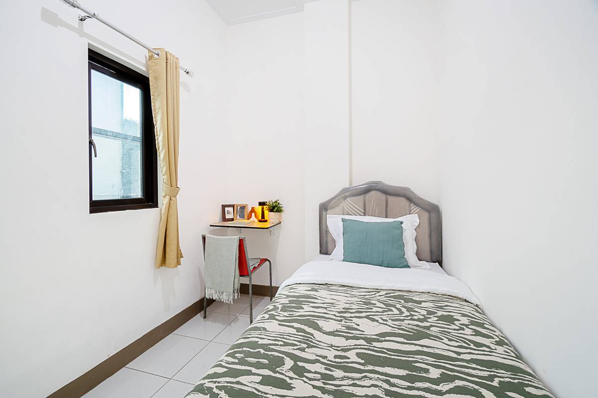 https://images.rukita.co/buildings/building/c6726cbe-86a.jpg