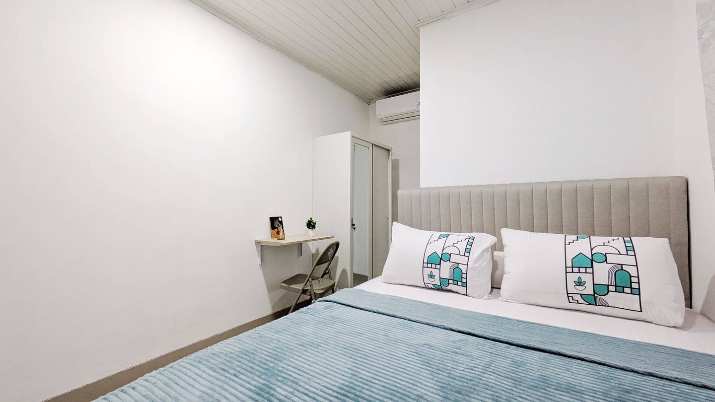 https://images.rukita.co/buildings/building/c68969b8-814.jpg