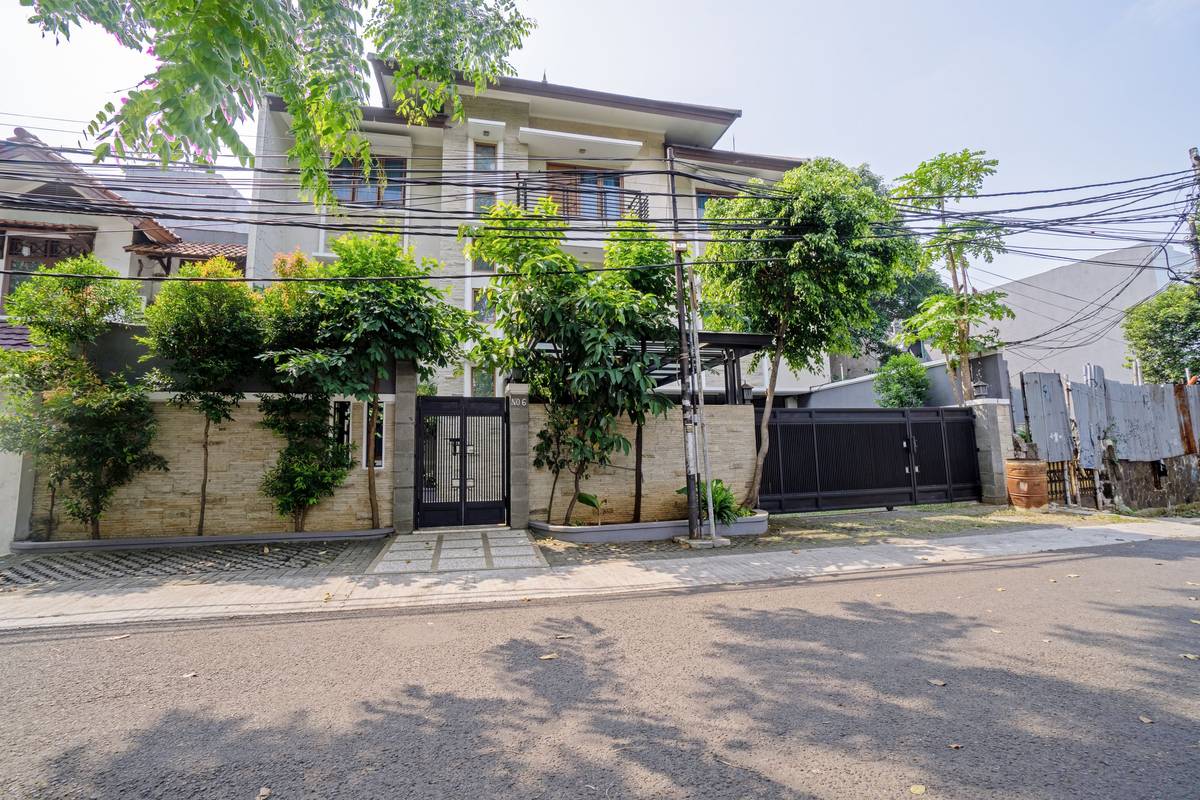 https://images.rukita.co/buildings/building/c6f336ca-e11.jpg