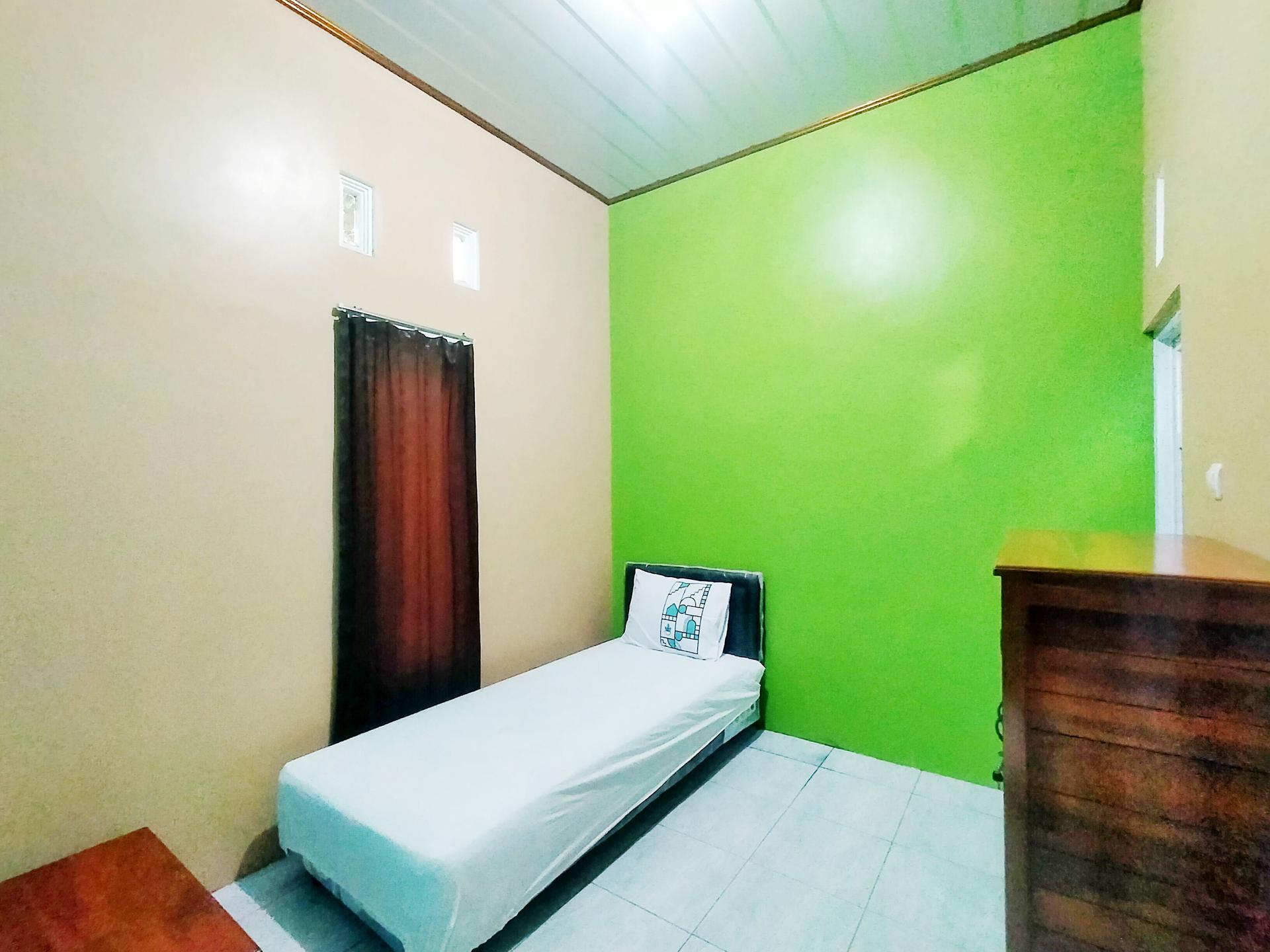 https://images.rukita.co/buildings/building/c8a41ca3-2a2.jpg