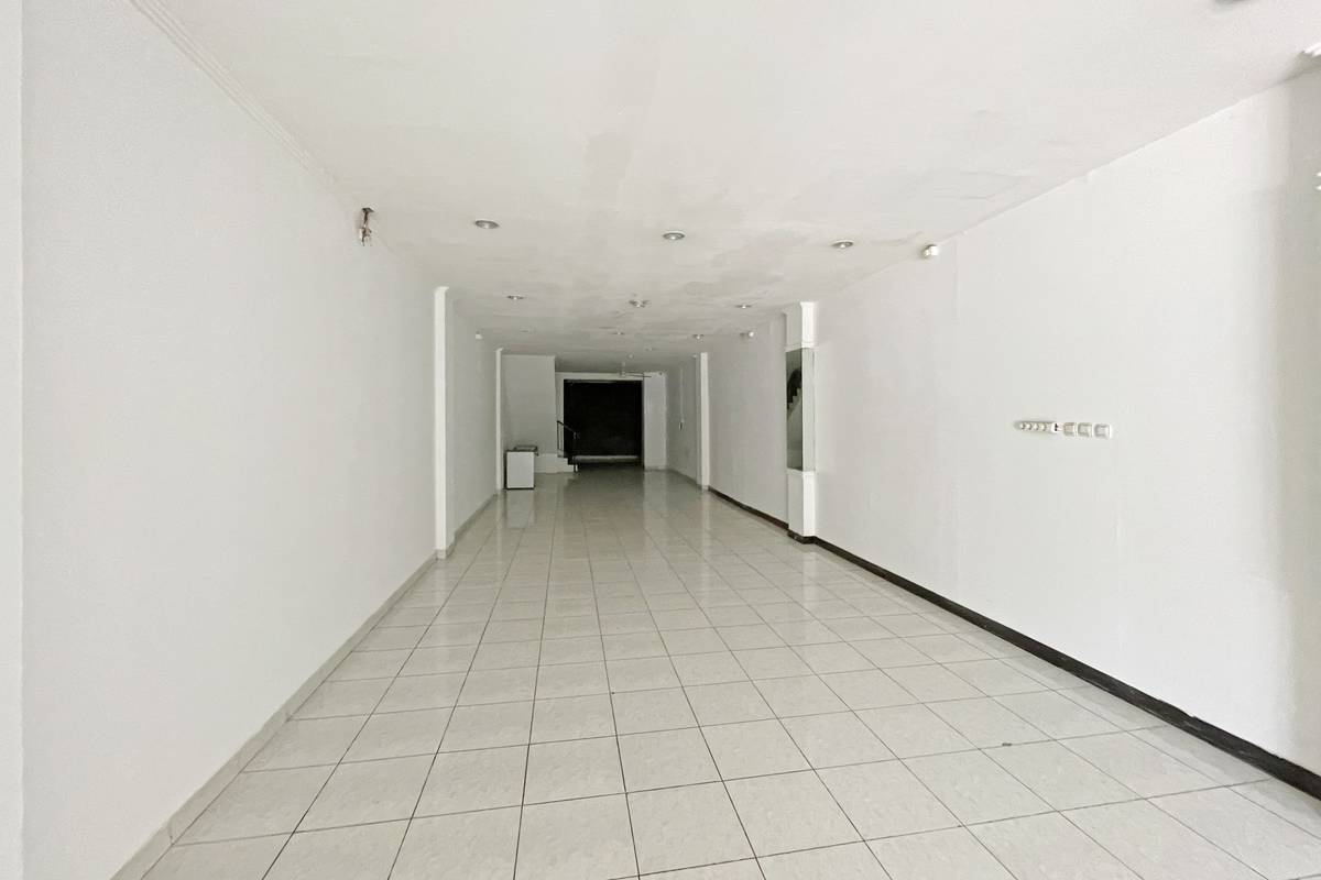 https://images.rukita.co/buildings/building/c9545a8c-493.jpg
