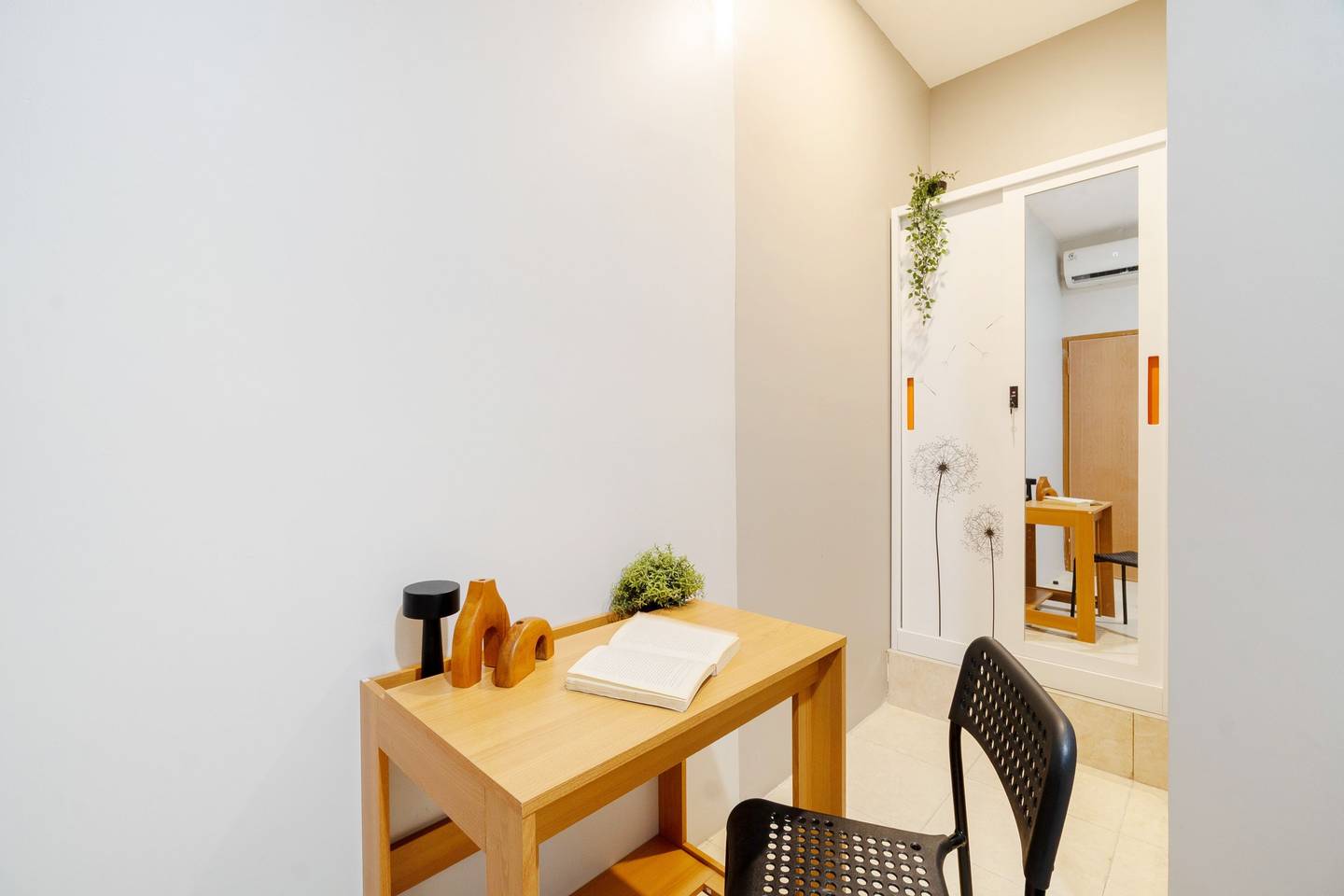 https://images.rukita.co/buildings/building/c9ad7cc5-504.jpg