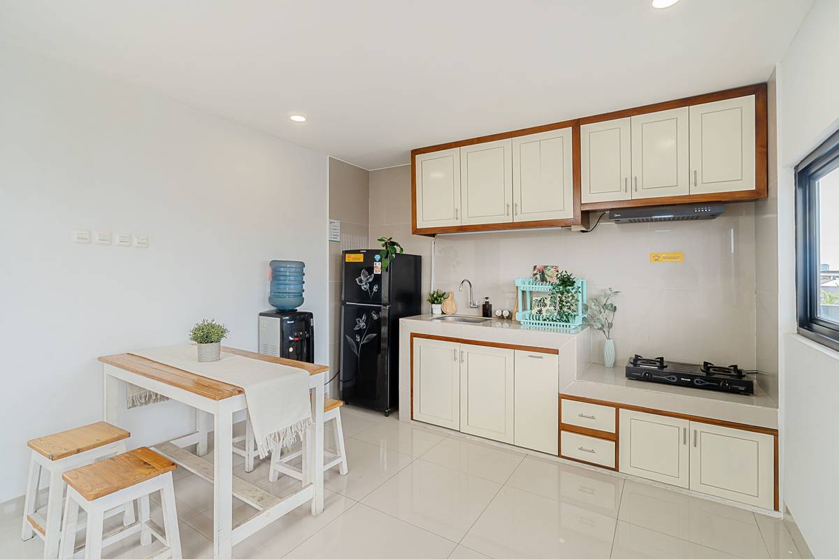 https://images.rukita.co/buildings/building/ca89966c-bf5.jpg