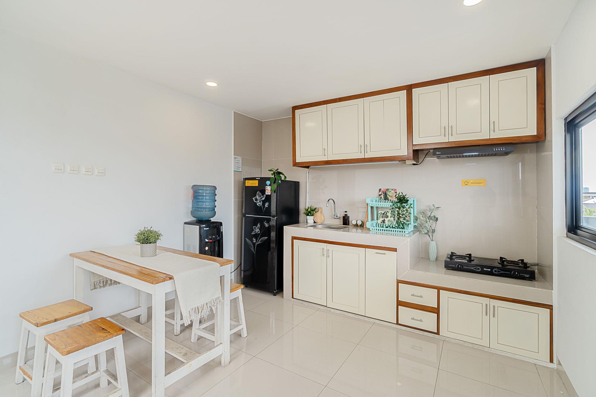 https://images.rukita.co/buildings/building/ca89966c-bf5.jpg