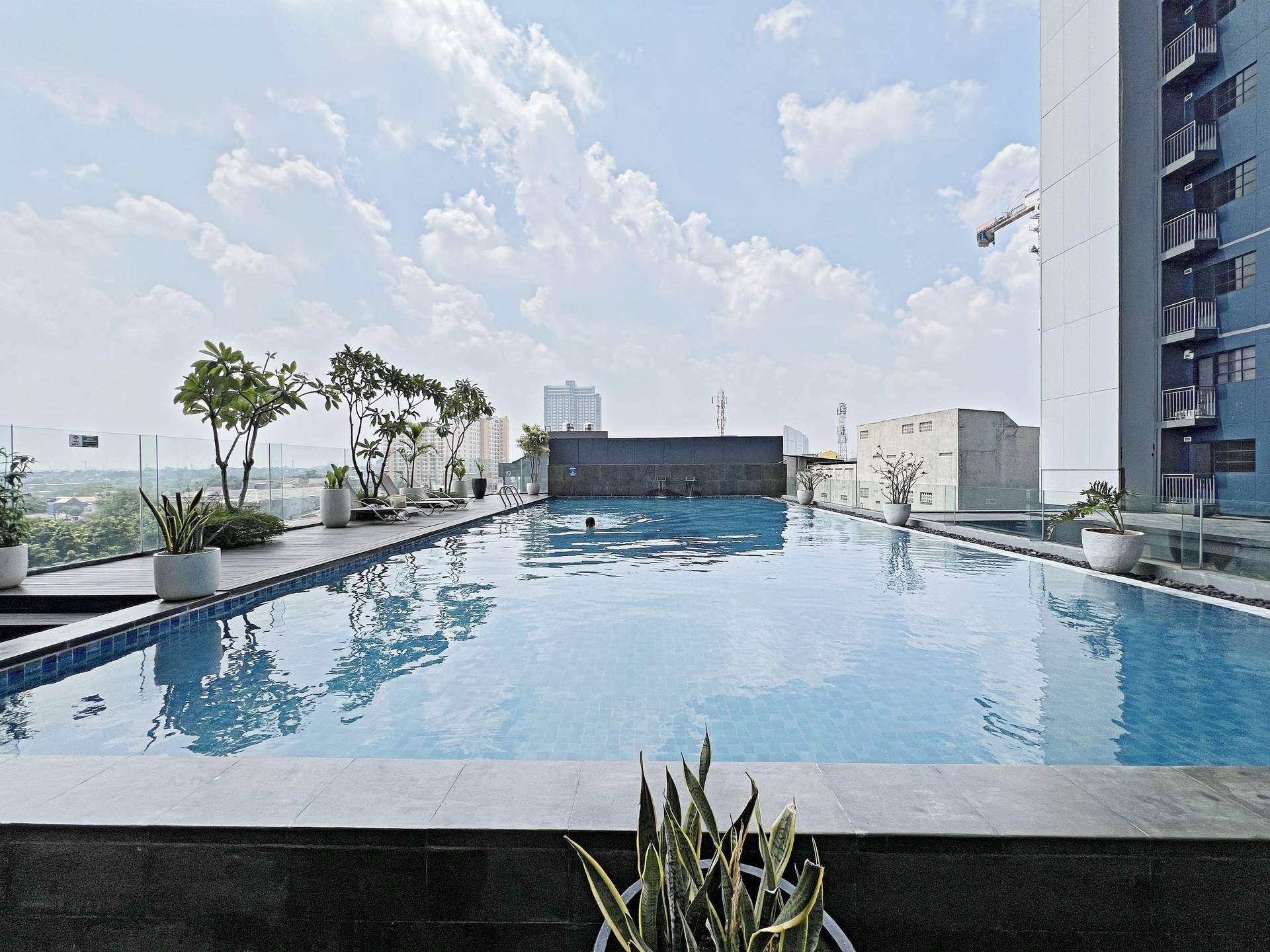 https://images.rukita.co/buildings/building/caf9b701-d090-4471-ae3d-b4d052d52c1c.jpeg