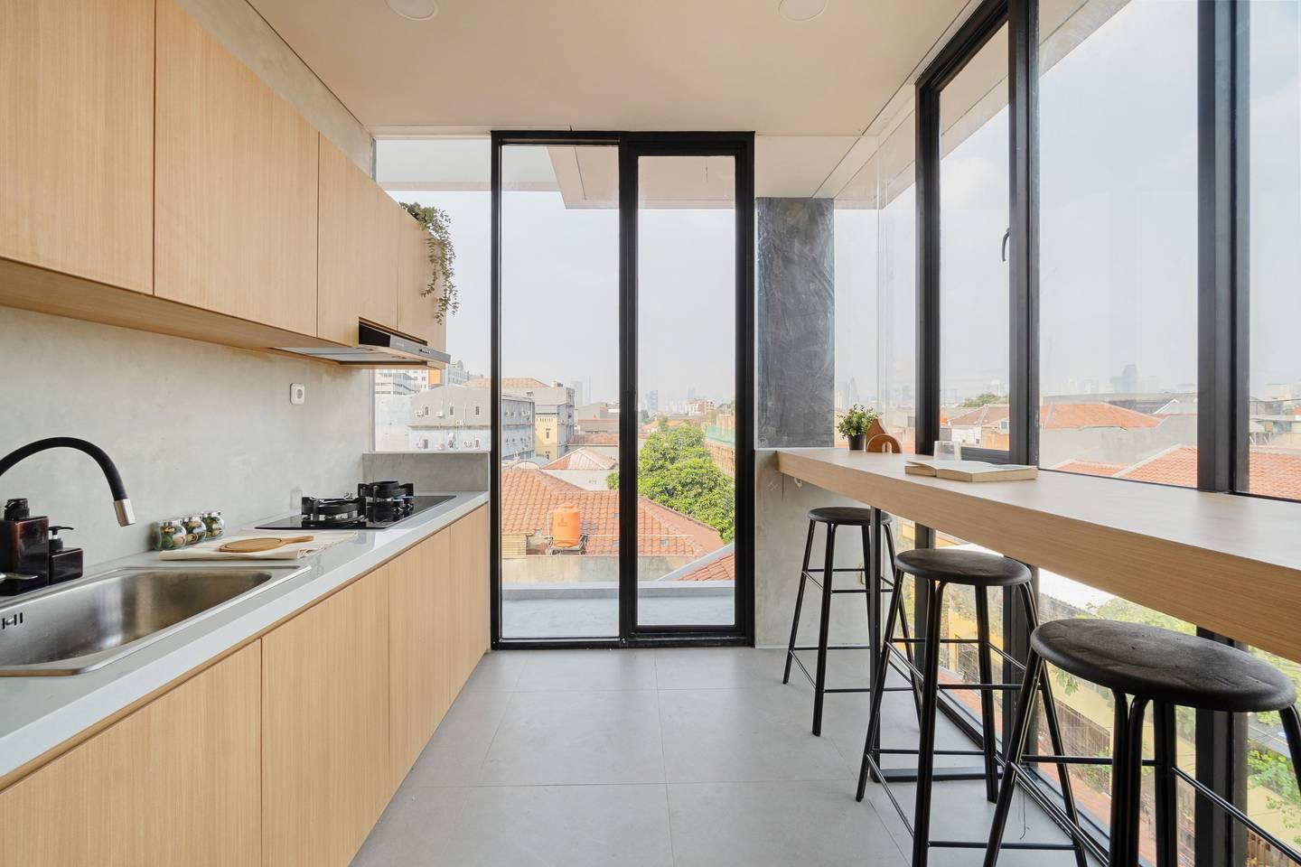 https://images.rukita.co/buildings/building/cc4f9136-250.jpg