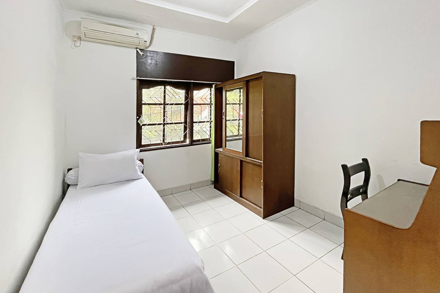 https://images.rukita.co/buildings/building/cc604dcd-19c.jpg