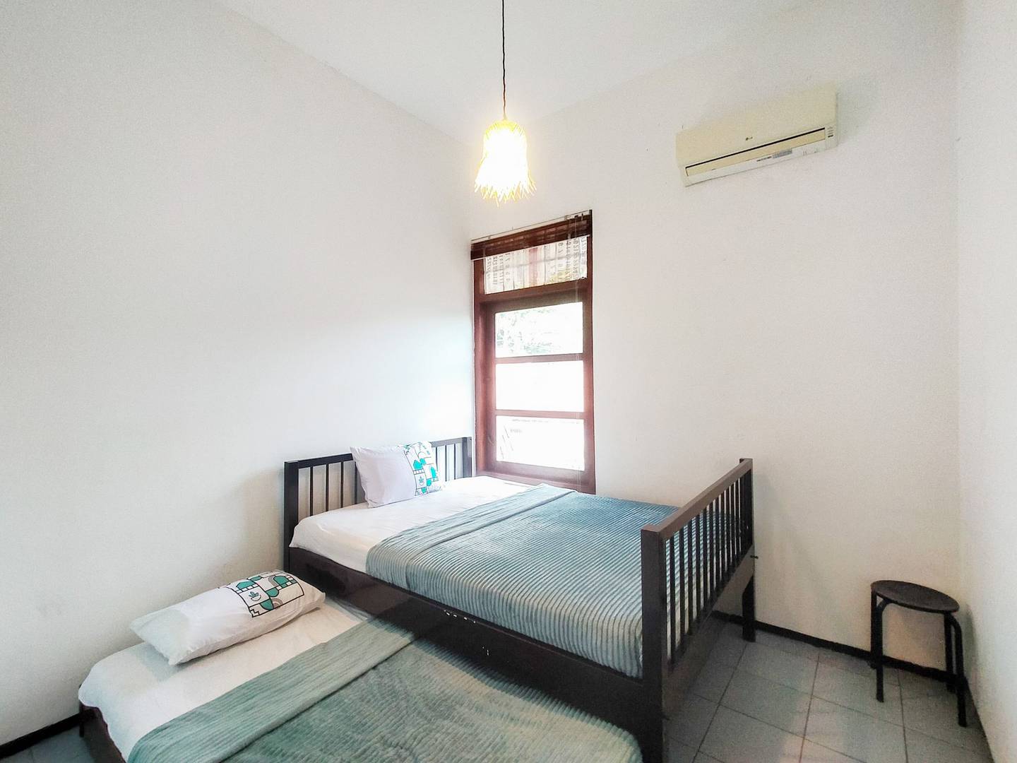 https://images.rukita.co/buildings/building/cc69d02a-f26.jpg