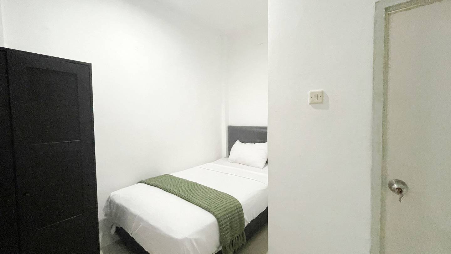 https://images.rukita.co/buildings/building/cd469a3c-ddc.jpg