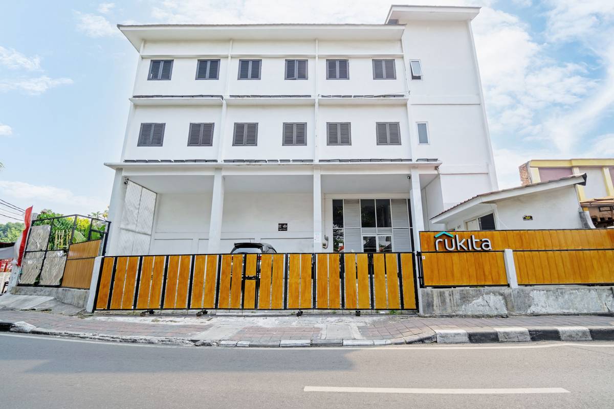https://images.rukita.co/buildings/building/cdc90129-28d.jpg