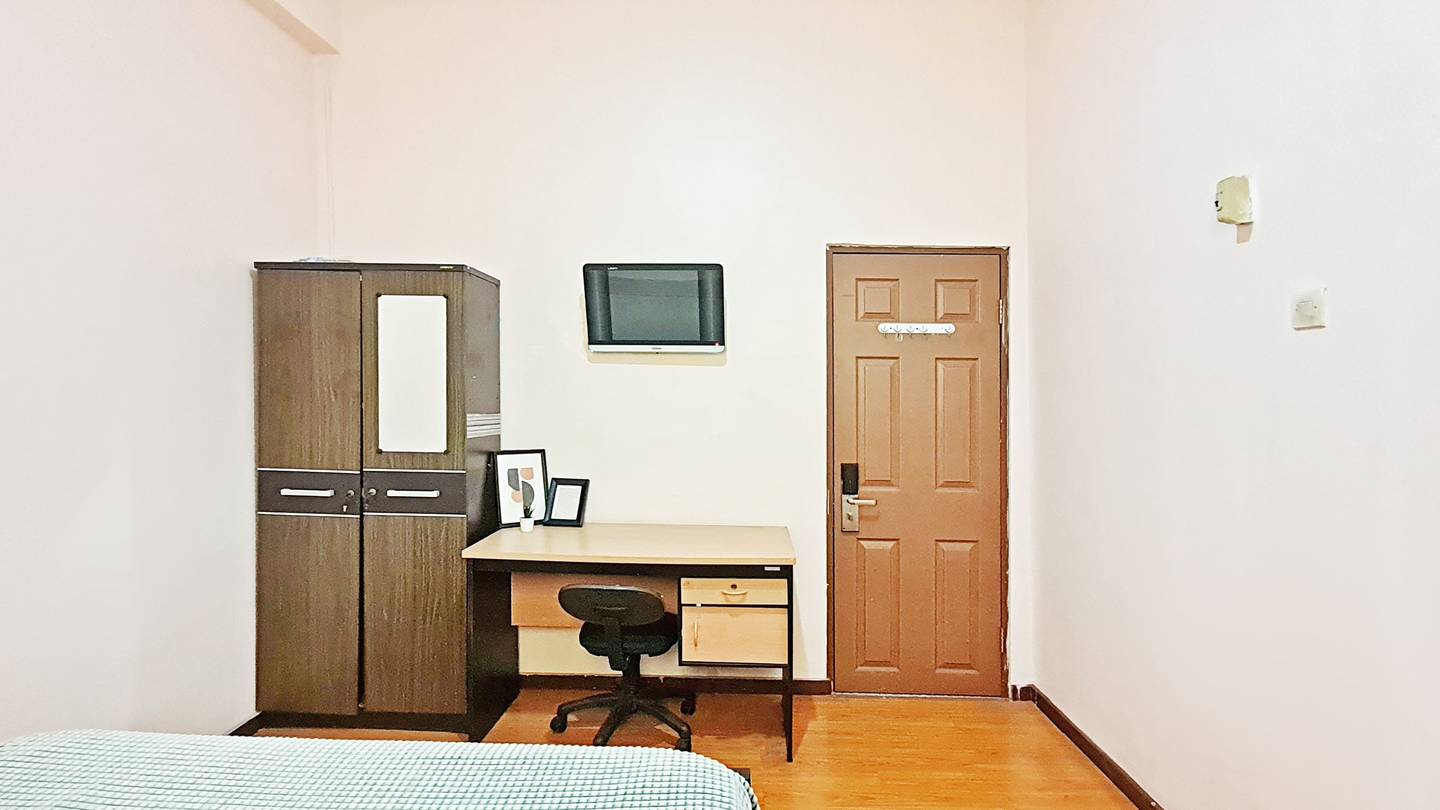 https://images.rukita.co/buildings/building/ce01eff3-88a.jpg