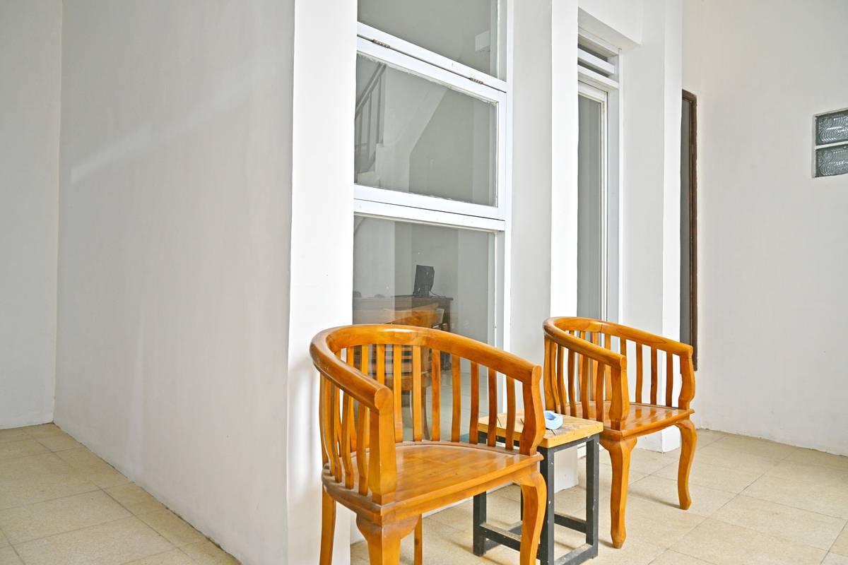https://images.rukita.co/buildings/building/ce2de9d6-15a.jpg