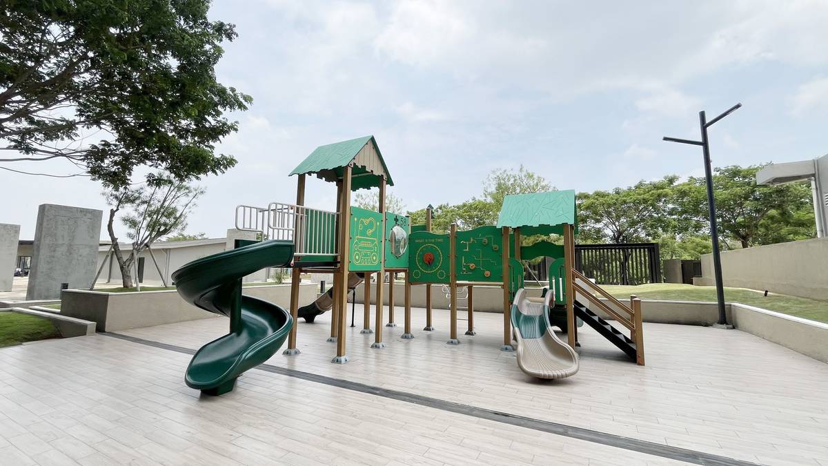 https://images.rukita.co/buildings/building/cfd81305-b9c.jpg