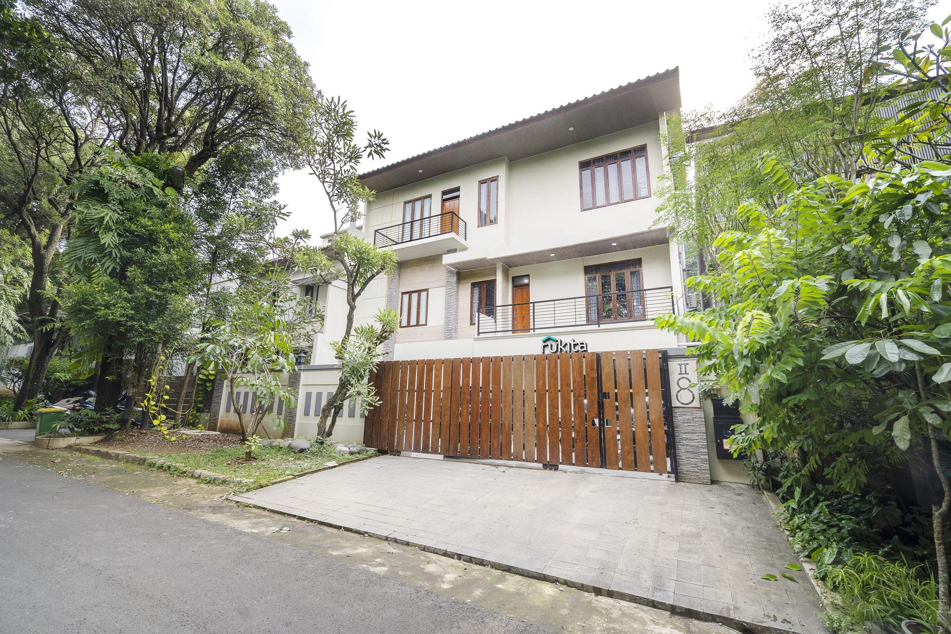 https://images.rukita.co/buildings/building/d2a1fc46-cbc8-4209-8df4-8ec0e85be174.jpg