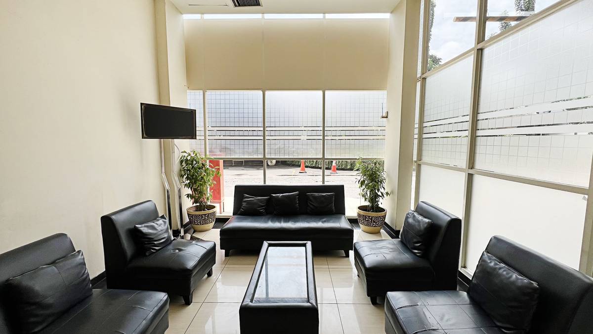 https://images.rukita.co/buildings/building/d2bb2df0-22d.jpg