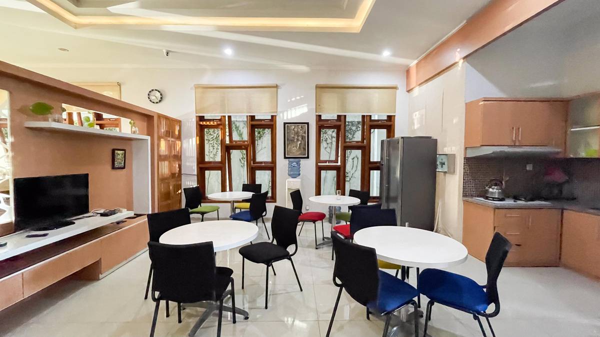https://images.rukita.co/buildings/building/d2cf6f0b-cc5.jpg