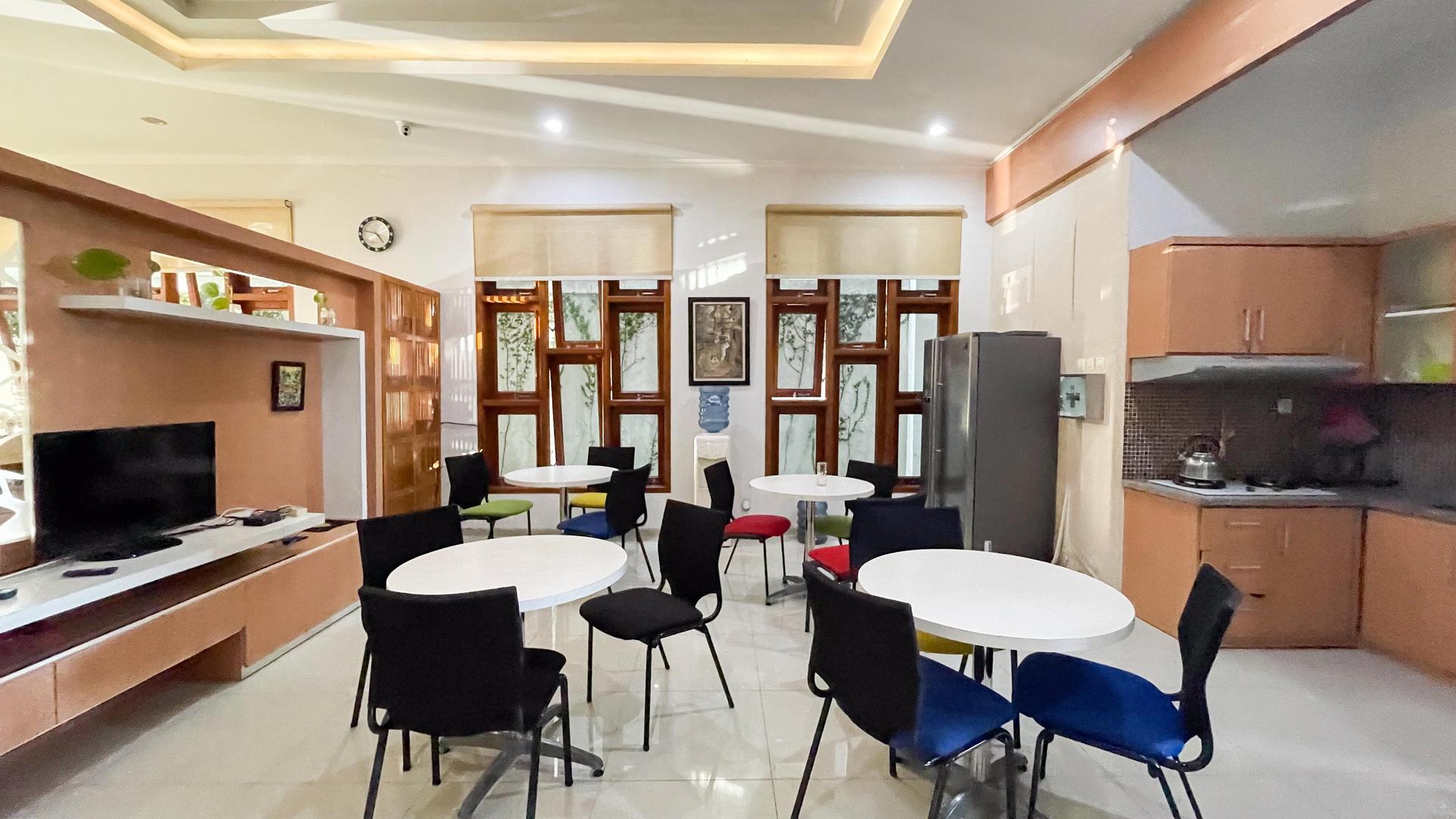 https://images.rukita.co/buildings/building/d2cf6f0b-cc5.jpg