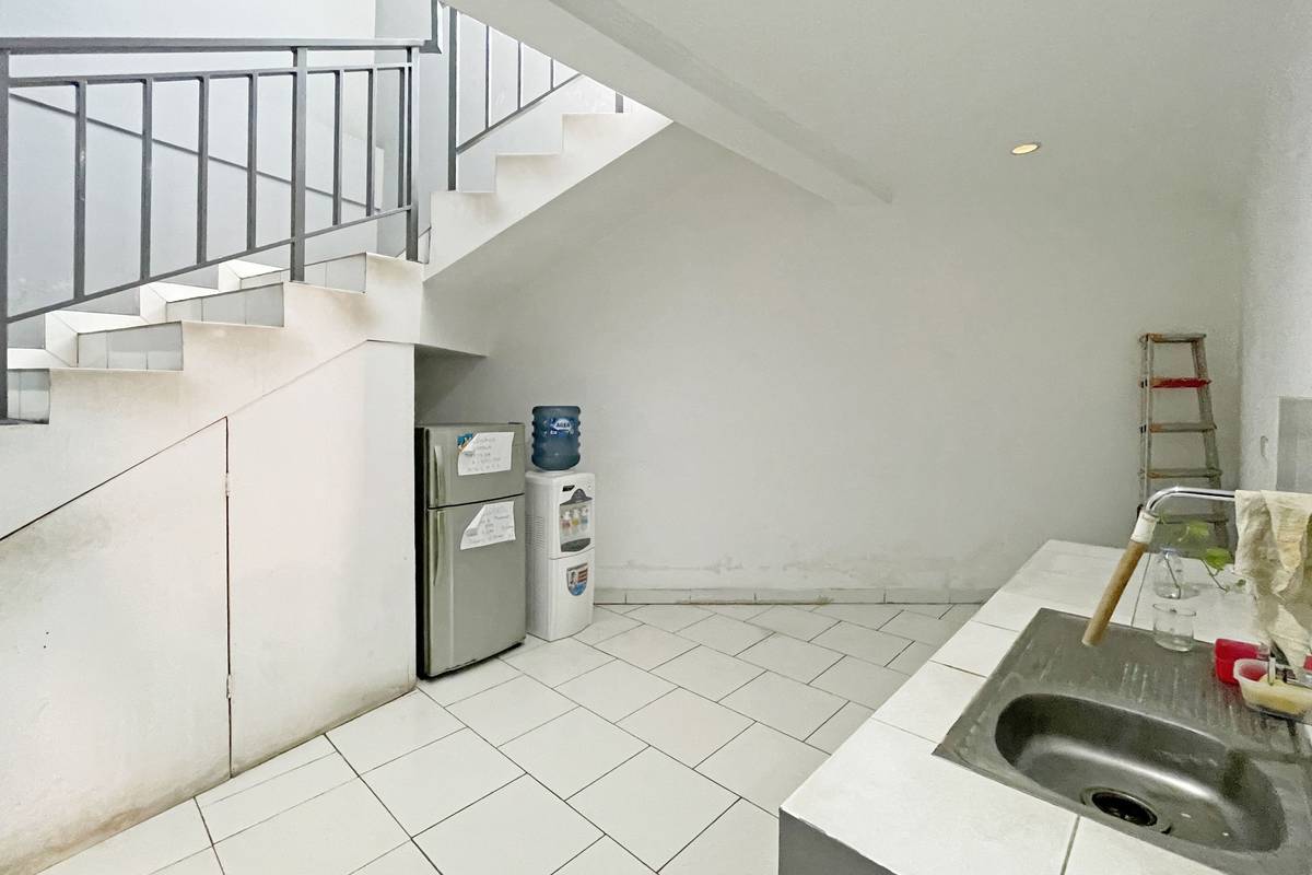 https://images.rukita.co/buildings/building/d3f99304-24c.jpg