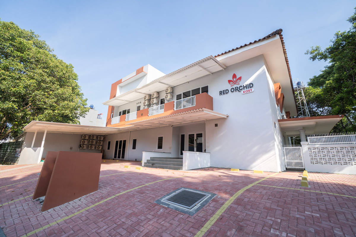 https://images.rukita.co/buildings/building/d5d63e5b-efc7-479c-b7a3-553b1e16f9e9.jpg