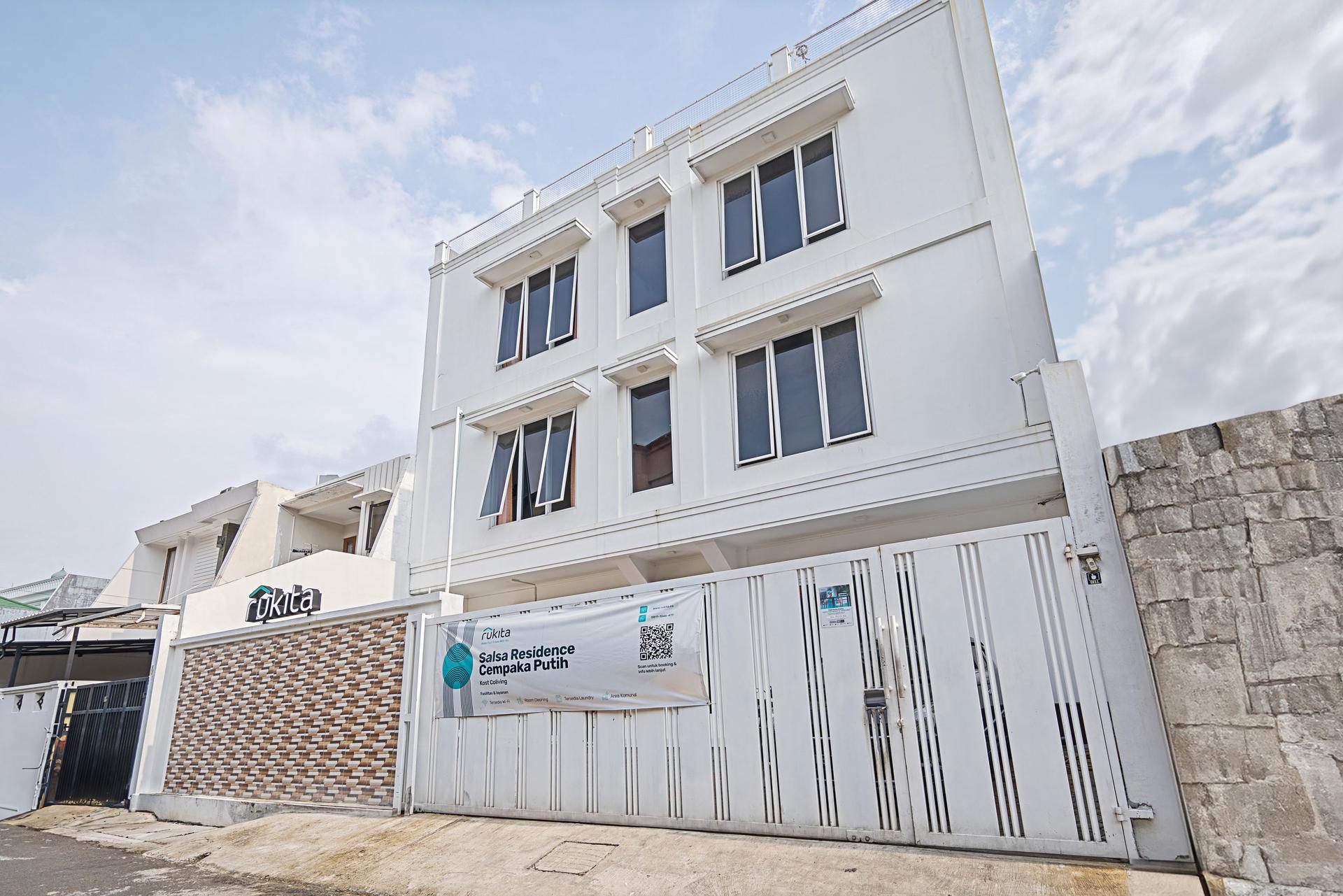 https://images.rukita.co/buildings/building/d72dfd23-36d.jpg