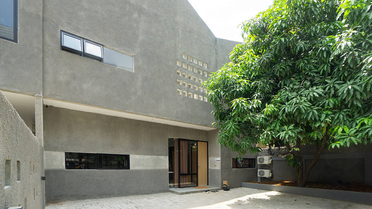 https://images.rukita.co/buildings/building/d817de6c-63b.jpg