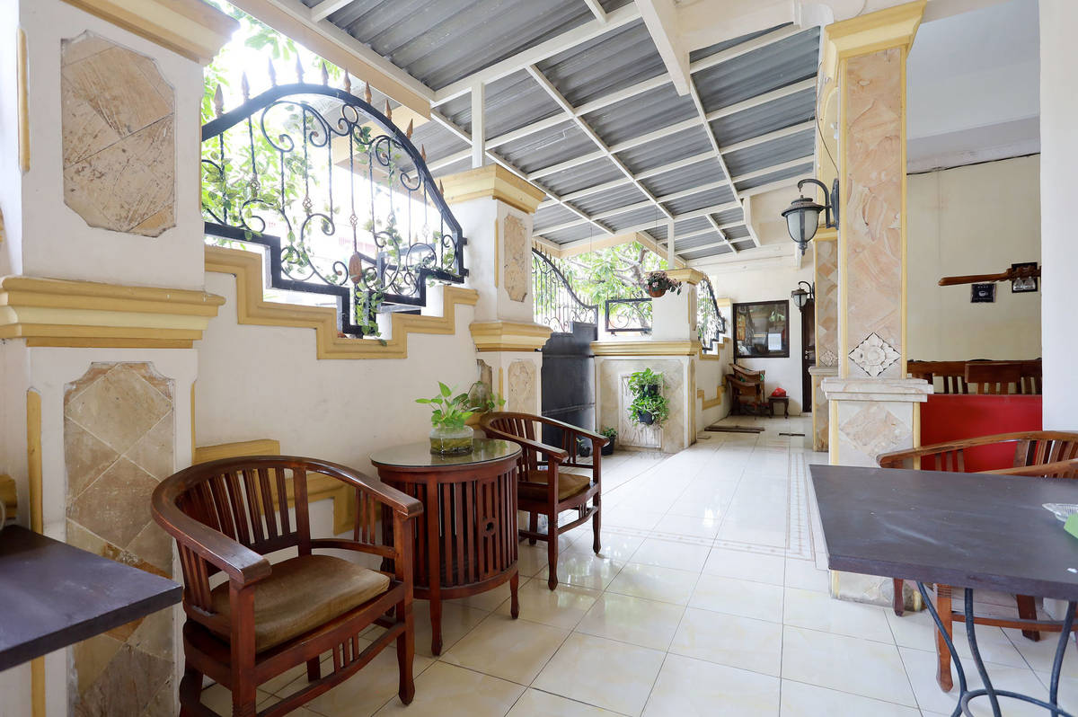 https://images.rukita.co/buildings/building/d8f02651-97f.jpg