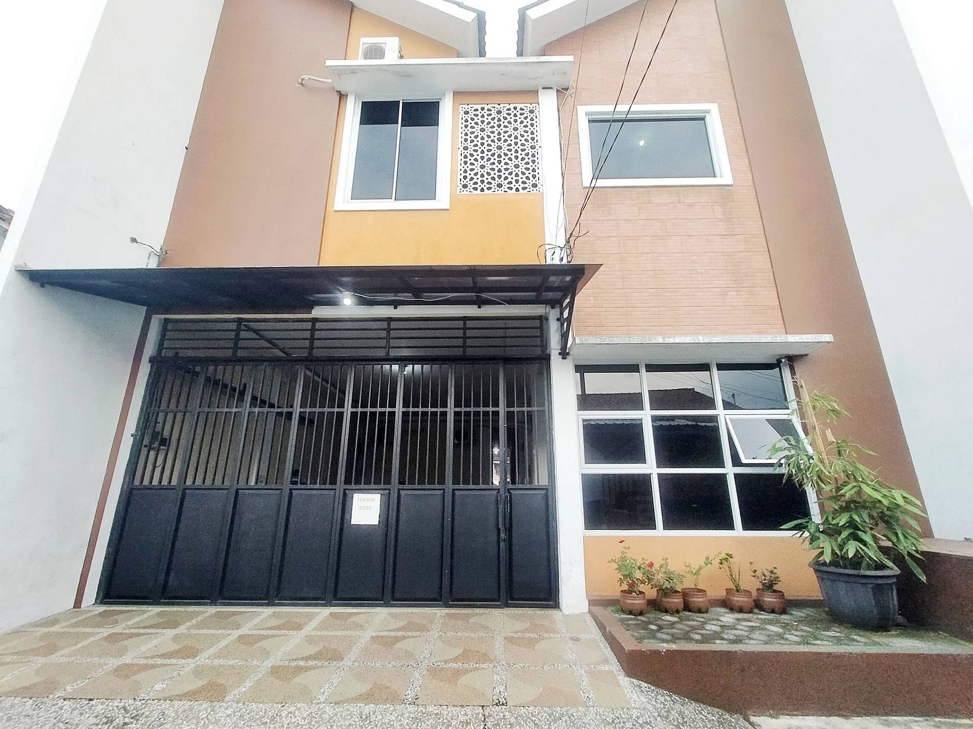 https://images.rukita.co/buildings/building/d927749a-4b7c-4766-8443-ffc8bd12cabf.jpg